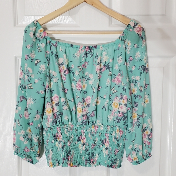 No Boundaries Floral Top - Picture 2 of 3